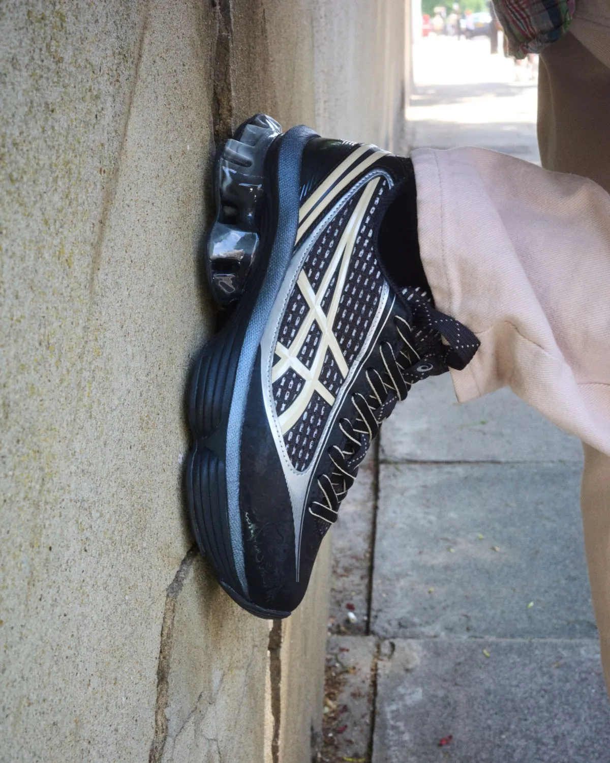 【ASICS】 US6-S GEL-KINETIC FLUENT US6-S GEL-KINETIC FLUENT | Unisex | Black/Vanilla